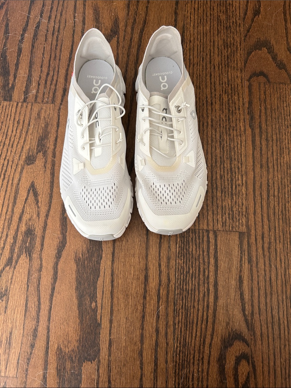 On Running Women’s Athletic Shoes in Cream and White
